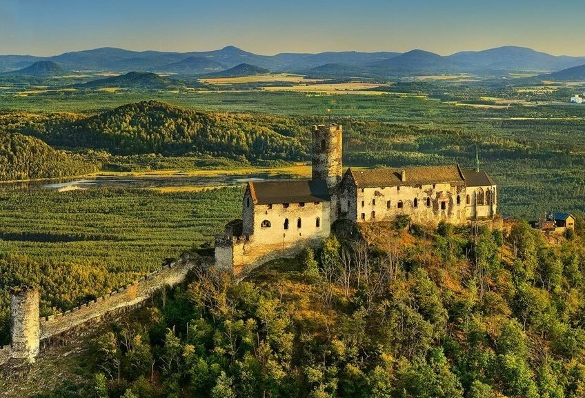 Majestátní hrad Bezděz