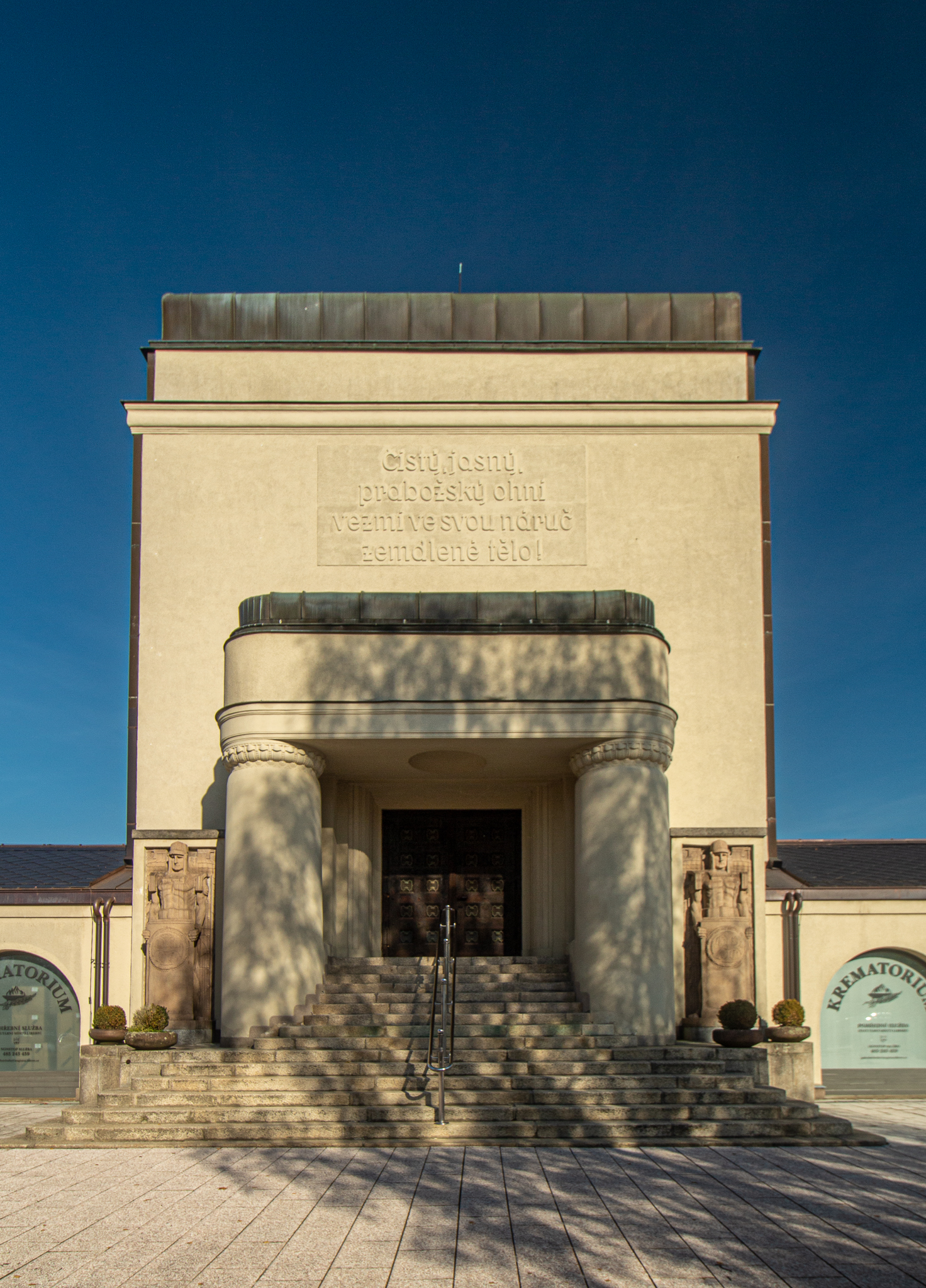 Liberec_krematorium_2.jpg