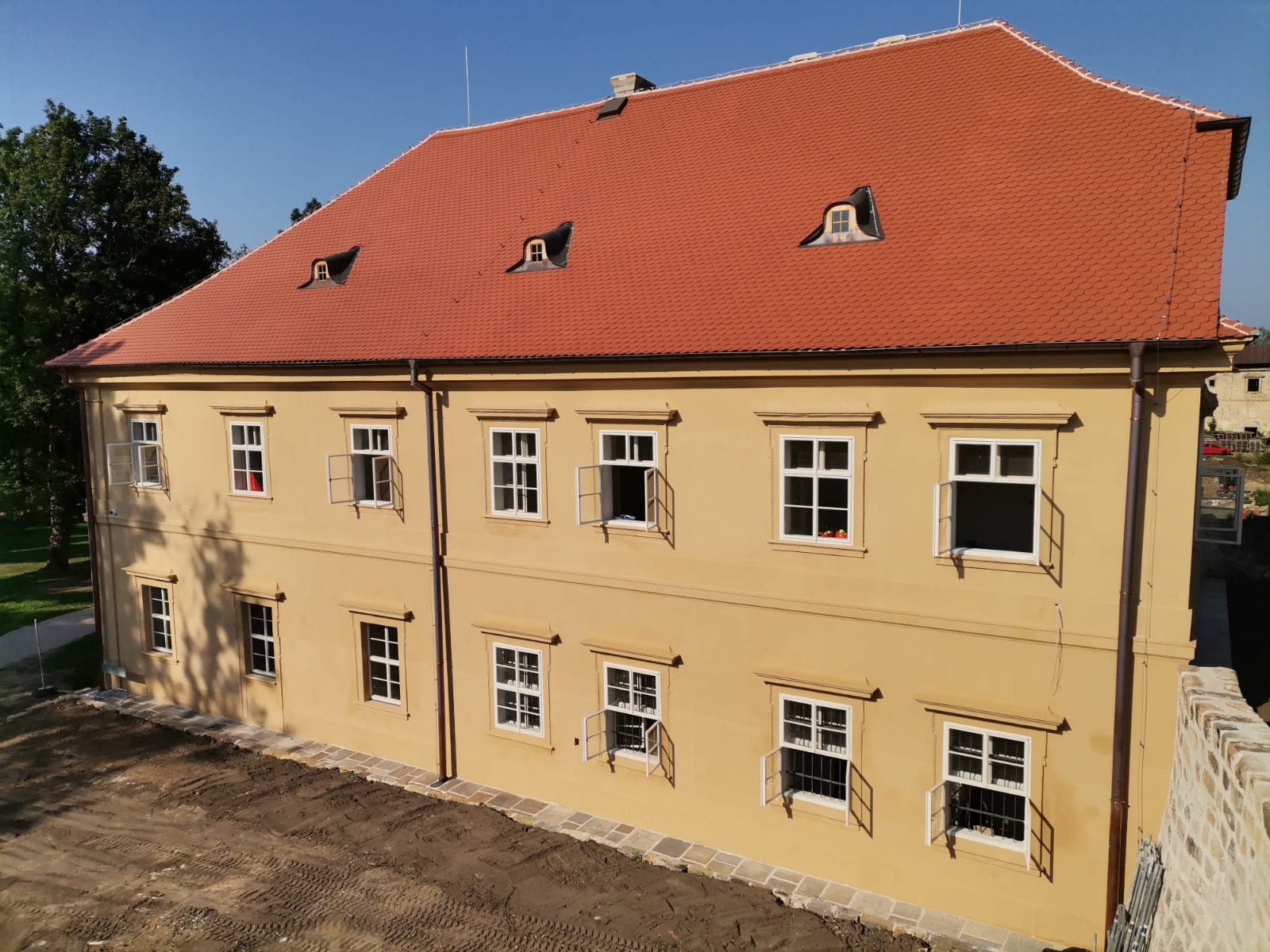 zakupy-konirna-archiv-npu-4-.jpg