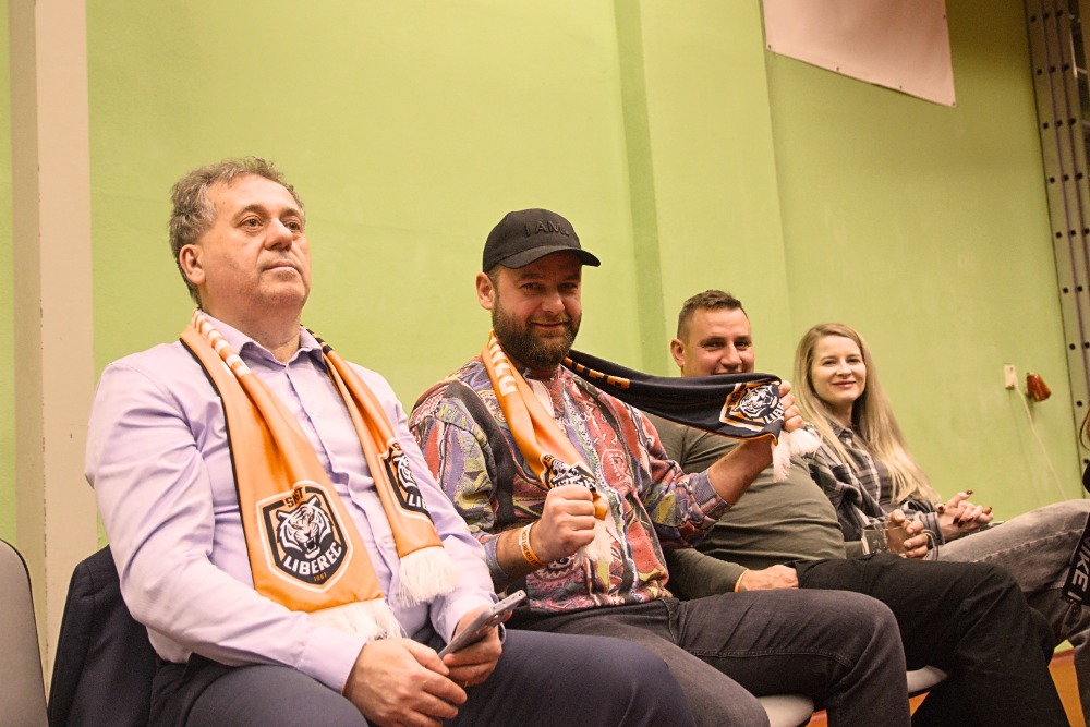 Fanoušci domácích.jpg