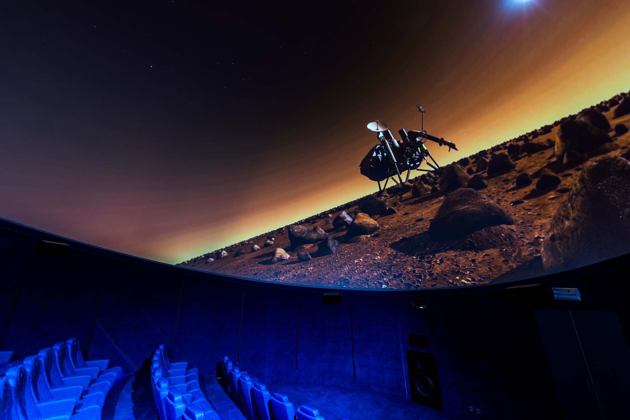 iqplanetarium_5.jpg