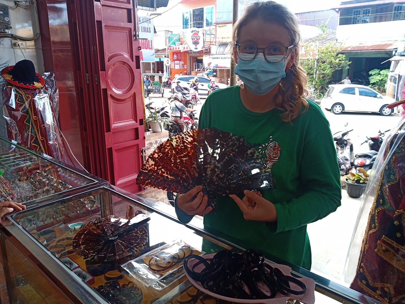 Módní doplňky z želvoviny.jpg