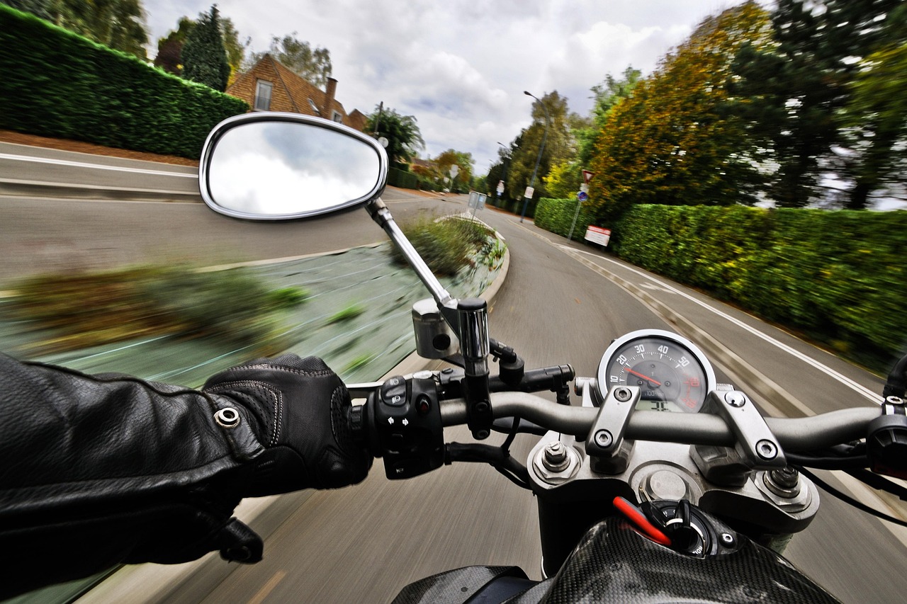 motorcycle-1827482_1280.jpg