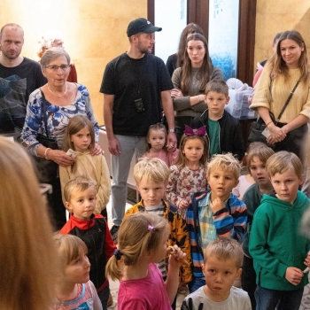 Dětská vernisáž k výstavě Věra Nováková & Pavel Brázda | Obrazy, slova, kosatce