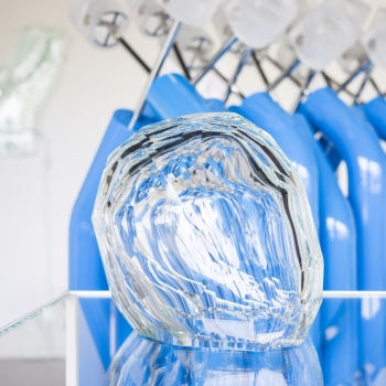 Křest katalogu a komentovaná prohlídka výstavy FAST & FURIOUS | Filip a Lukáš Houdkovi – design, sklo, sport