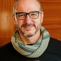 Přednáška „Tváří v tvář nenávisti: Rabín a válečný zpravodaj o světě dnes.“