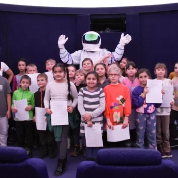 Předávání vysvědčení v iQPLANETÁRIU