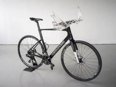 Náhled události: Vernisáž výstavy FAST & FURIOUS | Filip a Lukáš Houdkovi – design, sklo, sport