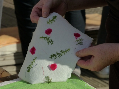 Náhled události: Řemeslná neděle: Ruční výroba papíru s lektory z Papyrey