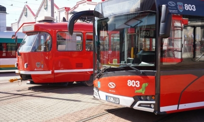 Náhled článku: Liberecká MHD mění barvy. Postupně začnou po městě jezdit červené autobusy a tramvaje