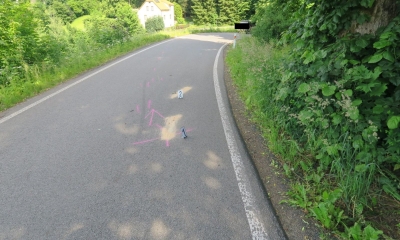 Náhled článku: Havárie bez nárazu. Motocyklista po prudkém brzdění klouzal několik metrů přímo před jedoucí vůz