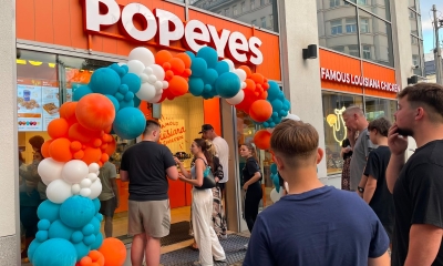 Náhled článku: Nový fastfood v Liberci přilákal davy lidí. Ti neváhali stát dlouhé fronty na své objednávky