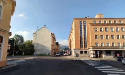 Náhled článku: Havárie plynu uzavřela Smetanovu ulici v centru Jablonce. Řidiči musí počítat s objížďkami