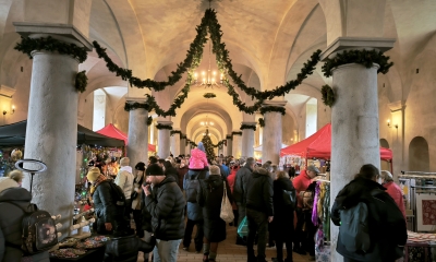 Náhled článku: Hit letošního adventu. Vánoční trhy v barokní konírně zákupského zámku lákají tisíce lidí