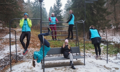 Náhled článku: Další dílo od Technické univerzity v Liberci zdobí veřejný prostor. Lavička Kalokagathia zve k posezení i k pohybu