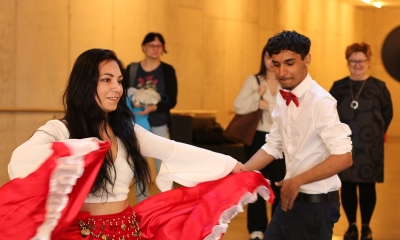 Náhled článku: Pestrost, chutě a dialog. Liberecká univerzita hostila první ročník romských slavností