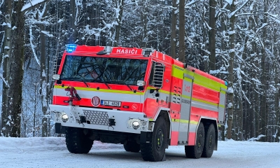 Náhled článku: Záchrana u Jizerky. Hasiči vyprošťovali auto ze zasněženého srázu