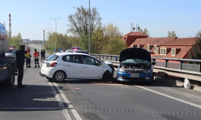 Náhled článku: Střet osobních aut zablokoval silnici a skončil zraněním
