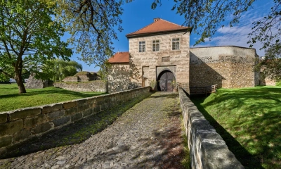 Náhled článku: Hrad Lipý má hotovou hydroizolaci kleneb, v příštím roce čeká oprava sgrafitovou bránu