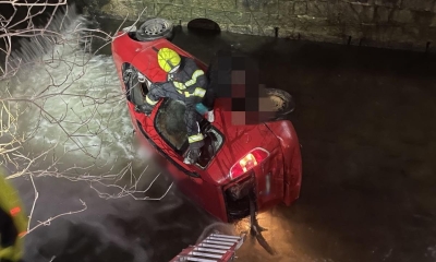 Náhled článku: Auto skončilo v korytě Lužické Nisy