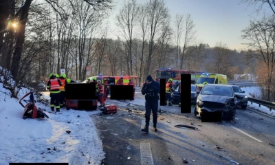 Náhled článku: Vážná nehoda tří vozů uzavřela hlavní tah z Turnova na Malou Skálu