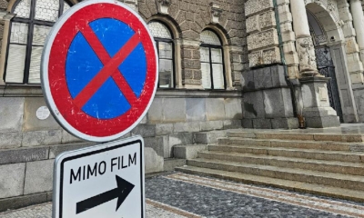 Náhled článku: Netflix točí na liberecké radnici velký historický seriál. Omezí parkování