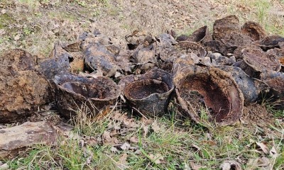 Náhled článku: Nález z 2. světové války u Frýdlantu. Dělníci vykopali desítky německých helem a zbraní