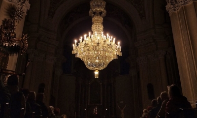 Náhled článku: V Hejnicích se poprvé od repase rozsvítil Riedelův lustr. Byl to zážítek, míní návštěvníci