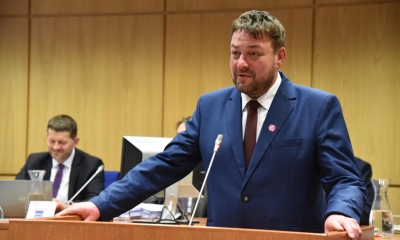 Náhled článku: Dopravu v kraji přebírá Daniel David. Prioritou zůstávají investice do silnic i vlakové spojení s Prahou