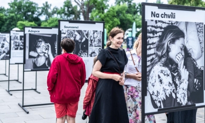 Náhled článku: Výstava Konečně doma ukazuje osudy dětí z pěstounských rodin. K vidění je v Zoo Liberec