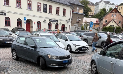 Náhled článku: Ujela od nabouraného auta v centru Liberce. Později ji na místo přivedla policie