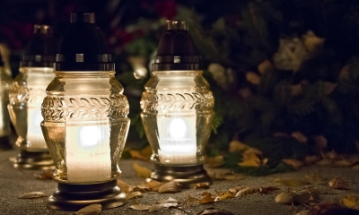 Náhled článku: Dnes si připomínáme Památku zesnulých. Hřbitovy jsou otevřené déle, policie varuje před zloději