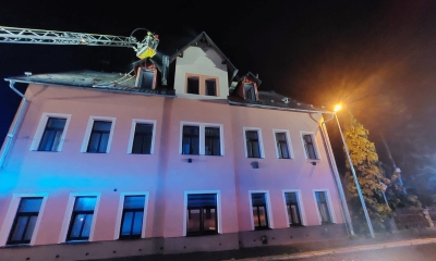 Náhled článku: Noční požár střechy bytového domu zaměstnal hasiče v Liberci