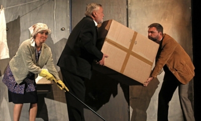 Náhled článku: Sousedská válka Novákových a Bartáčkových roztočila Městské divadlo Jablonec