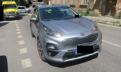 Náhled článku: V Jablonci srazilo auto na přechodu chlapce. Policie hledá svědky i řidiče, který chlapci pomáhal