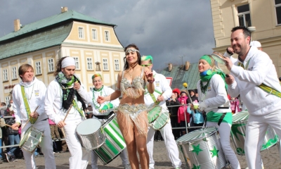 Náhled článku: 20 let barev a rytmů. Novoborský masopust spojí Valentýna s brazilskou show