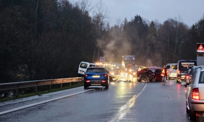 Náhled článku: Silnice I/14 u Jablonce je obousměrně uzavřená. Dopravní nehoda si vyžádala 4 zraněné, dva vážně