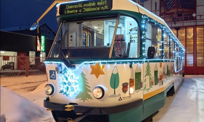 Náhled článku: Liberecký dopravní podnik rozsvítil adventní tramvaj. Na lince 3 jezdí až do dnešního večera
