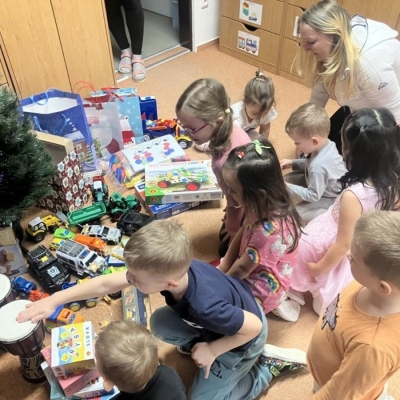 Náhled článku mobil: Vězni ze Stráže udělali radost dětem: Místní školce darovali peníze na nové hračky