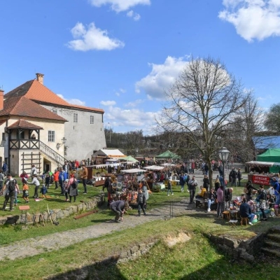 Náhled článku mobil: Kultura v České Lípě nabídne během dubna svěží nabídku divadel, koncertů i velikonočních zážitků