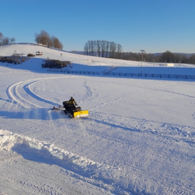 Náhled článku mobil: Čerstvé stopy lákají do Vesce. Běžky si užijí i ti nejmenší