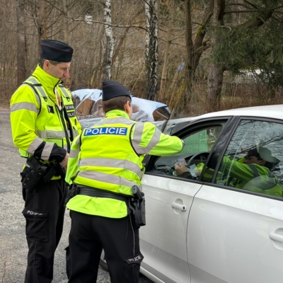 Náhled článku mobil: VIDEO: Muž se třemi zákazy řízení znovu usedl za volant. Tentokrát skončil ve vazbě