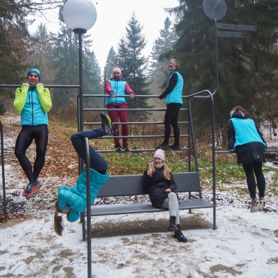 Náhled článku mobil: Další dílo od Technické univerzity v Liberci zdobí veřejný prostor. Lavička Kalokagathia zve k posezení i k pohybu