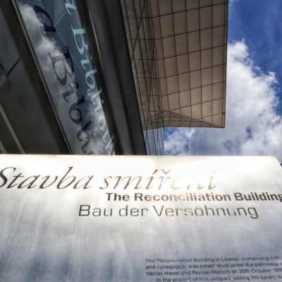 Náhled článku mobil: Synagoga pod střechou knihovny. Slavná Stavba smíření v Liberci slaví 25 let