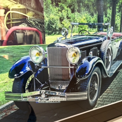 Náhled článku mobil: Jablonecké Eurocentrum hostí veterány. Snímky Petra Volfa ukazují krásu historických vozů