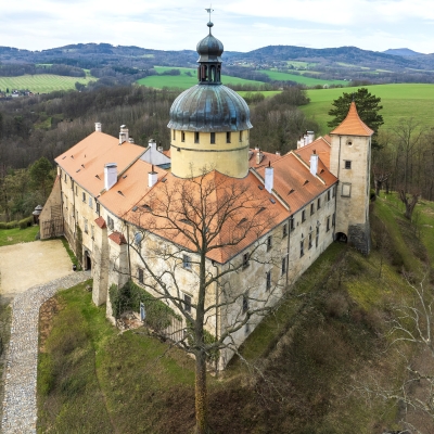 Náhled článku mobil: Hrady a zámky otevírají sezonu. Nabídnou nové zážitky, vstupné ale zdražilo