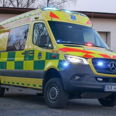 Náhled článku mobil: Fyzický útok na záchranáře na Českolipsku. Při záchraně pacienta v ohrožení života utrpěli zranění dva řidiči