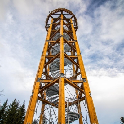 Náhled článku mobil: Nová rozhledna na Světlém vrchu láká turisty výhledy na Krkonoše i Jizerské hory