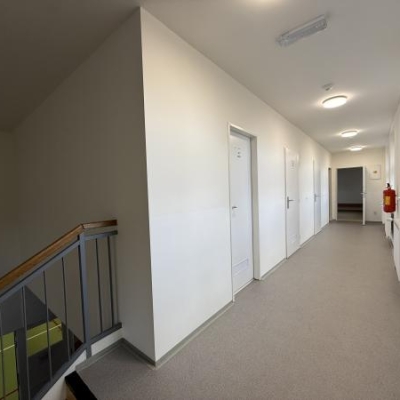 Náhled článku mobil: ZŠ Purkyňova ve Frýdlantu má u tělocvičny moderní zázemí za miliony