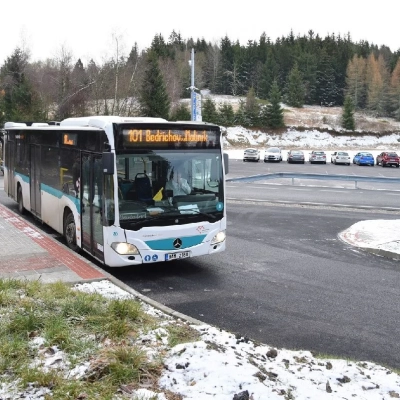 Náhled článku mobil: Turistické linky do Jizerek zůstávají. Jablonec za ně díky chytřejšímu plánování zaplatí méně